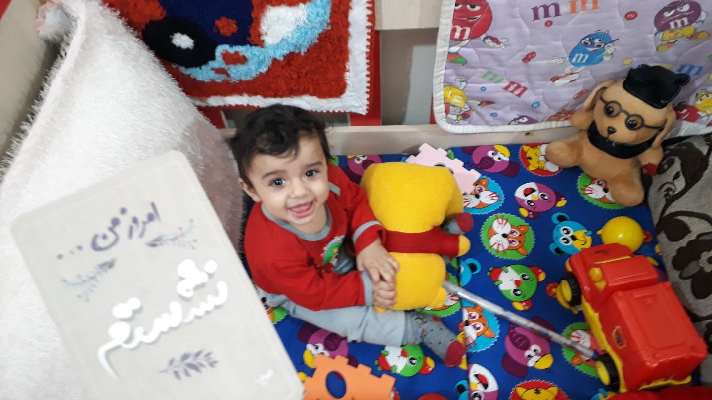 اولین نشستن نوزاد هامون سلطانی