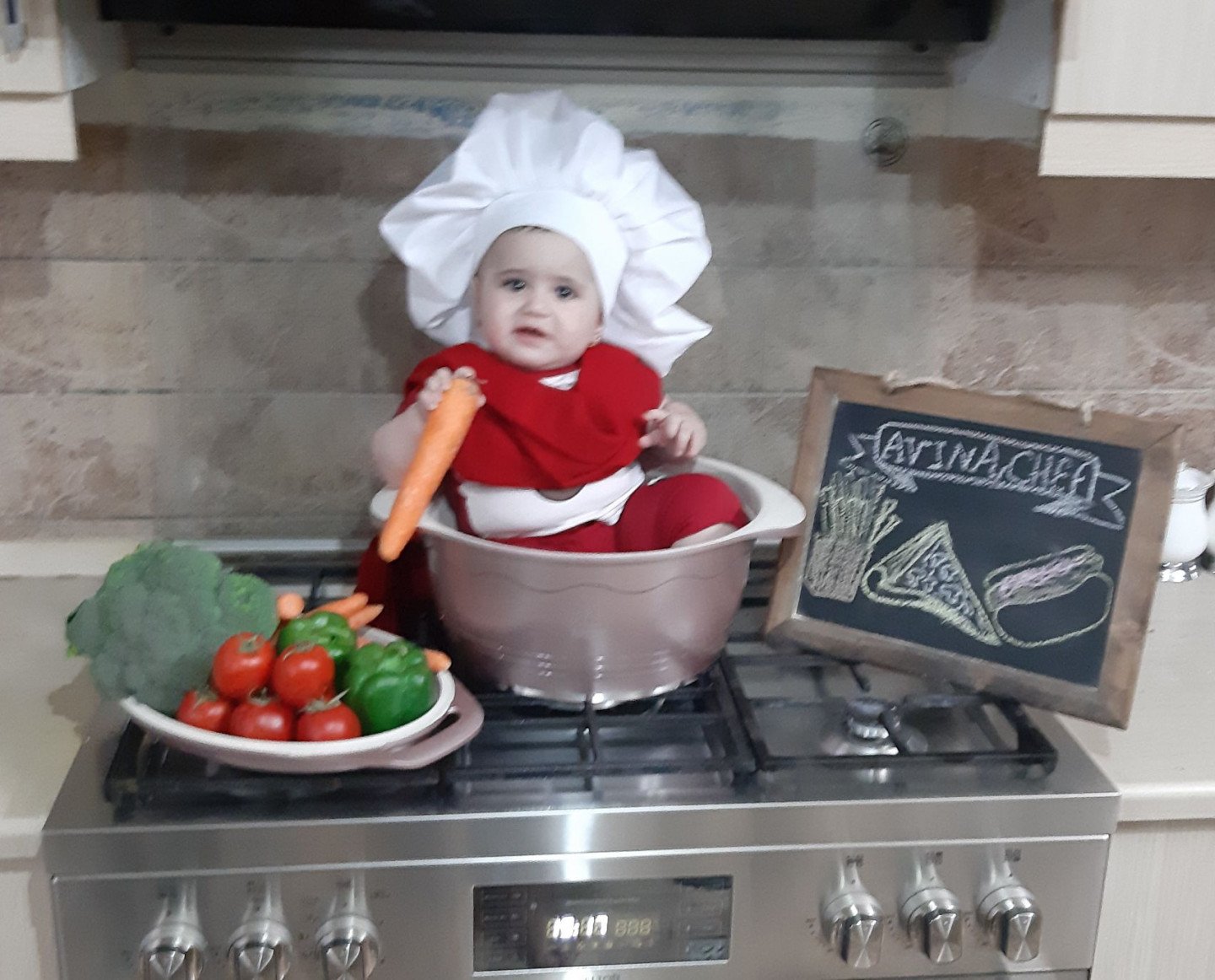 شروع غذای کمکی آوینا احمدی