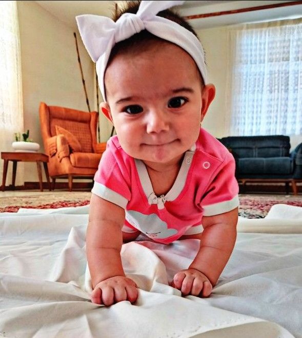 غلتیدن نوزاد بنیتا غفاری