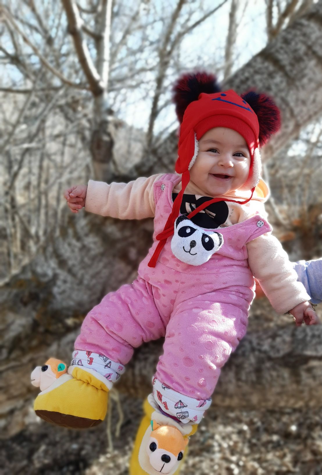 هشت ماهگی نوزاد محنا  زین العابدینی