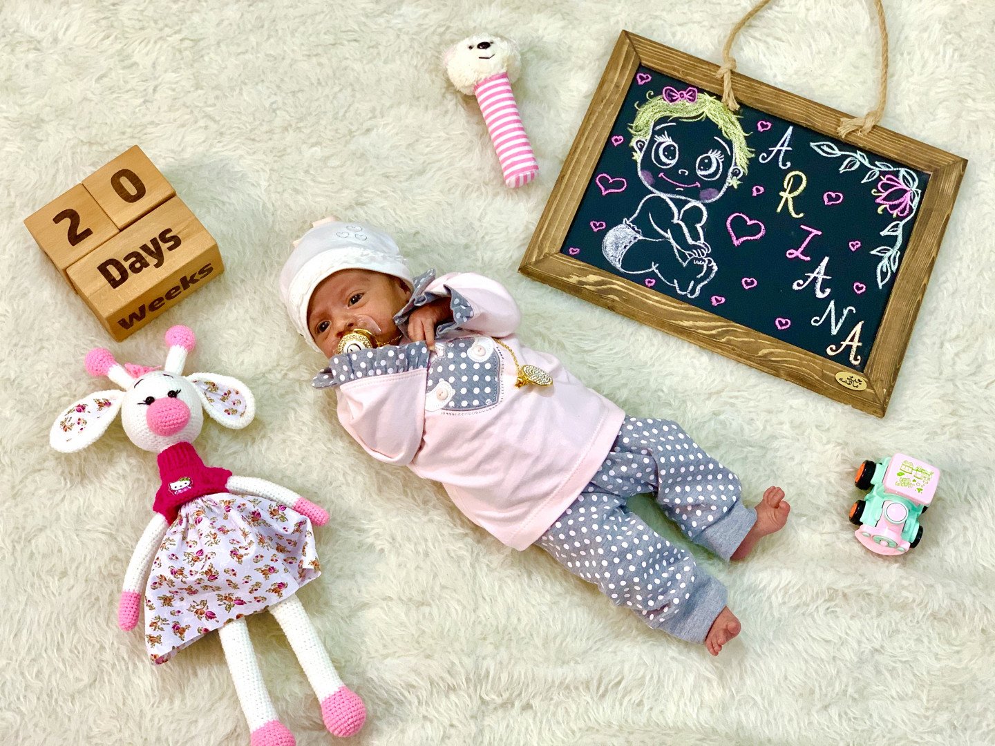 مکعب تاریخ شمار ویژه آریانا استیری