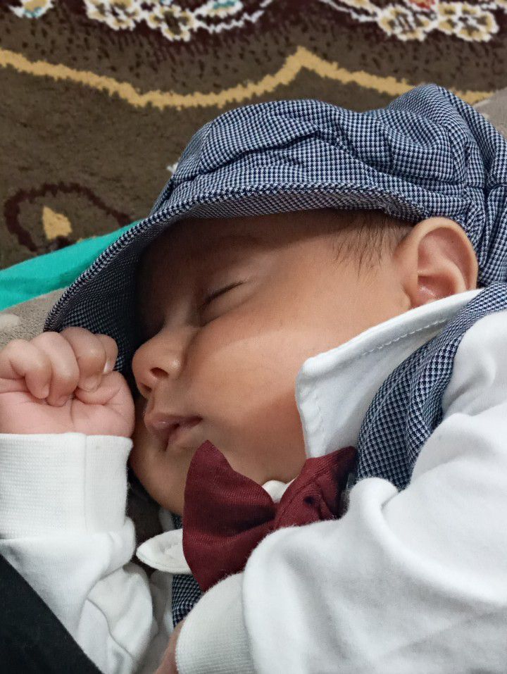 دو ماهگی نوزاد آرادقهفرخی