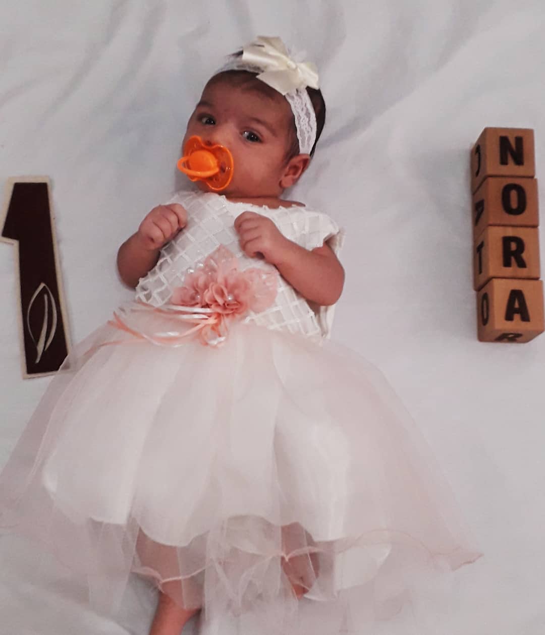 مکعب چوبی حروف لاتین نورا جعفری