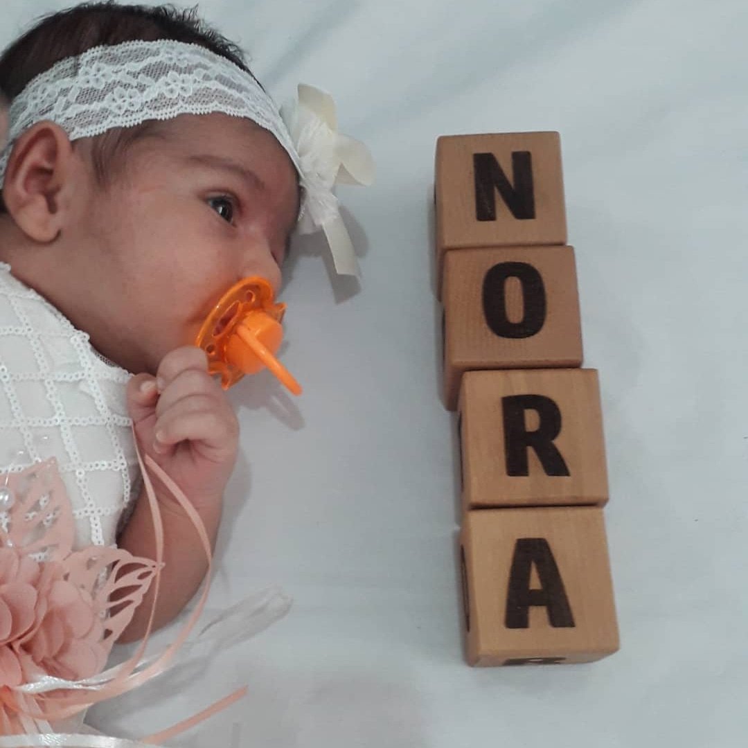 مکعب چوبی حروف لاتین نورا جعفری