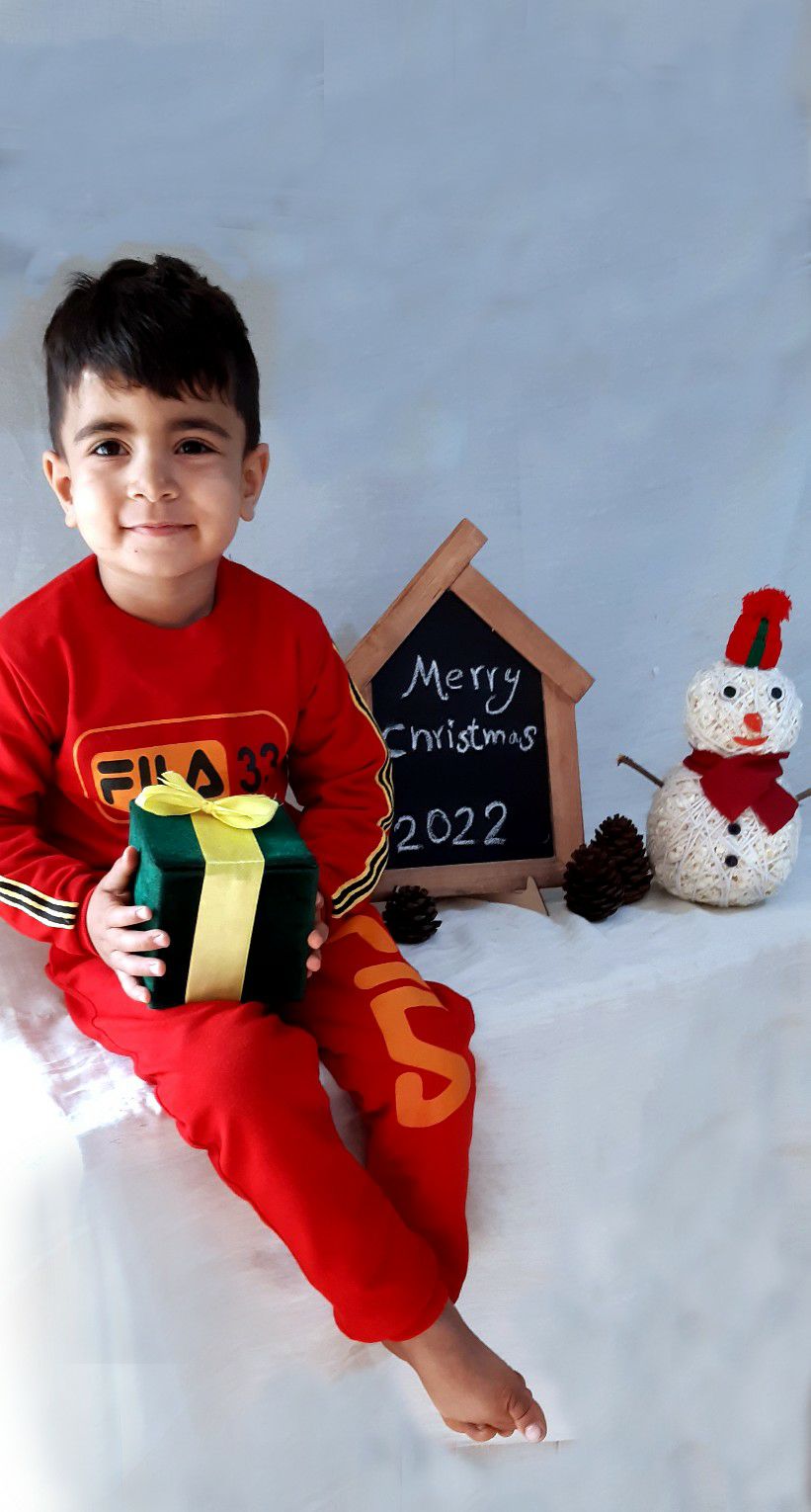 جشن کریسمس کودک آیلین پور چگنی