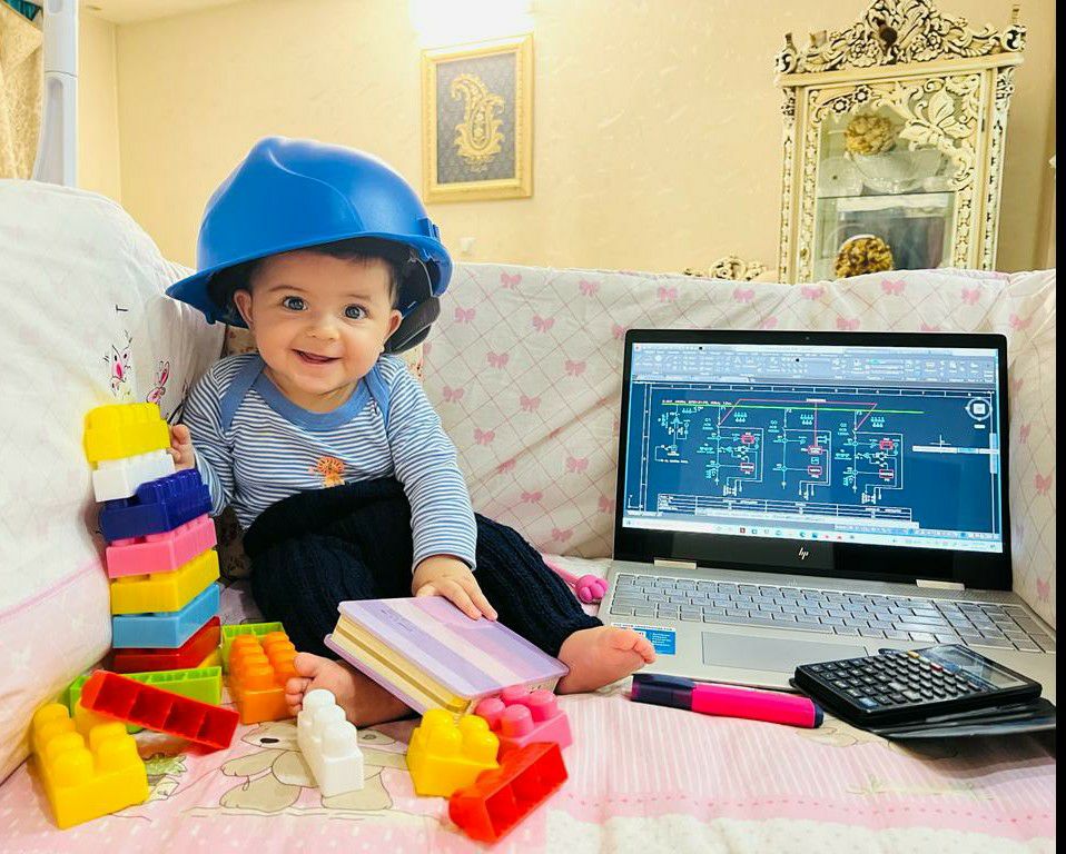 اولین نشستن نوزاد دل‌آرا سلیمانی