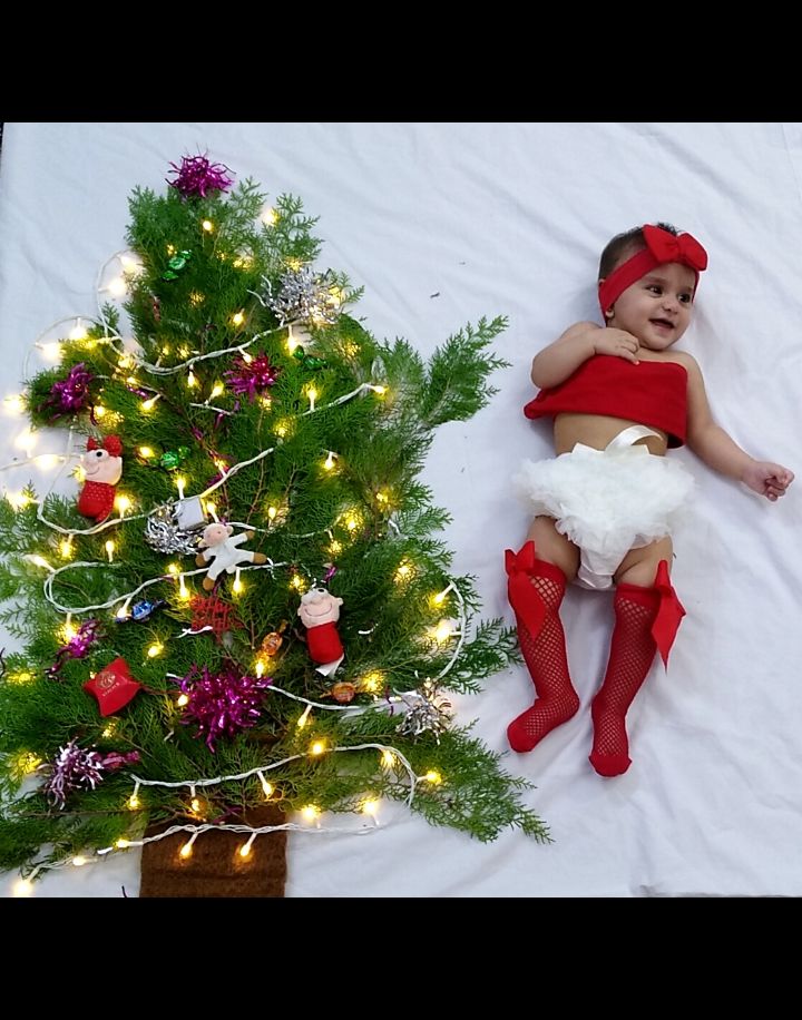 جشن کریسمس کودک آریانا بیابانی