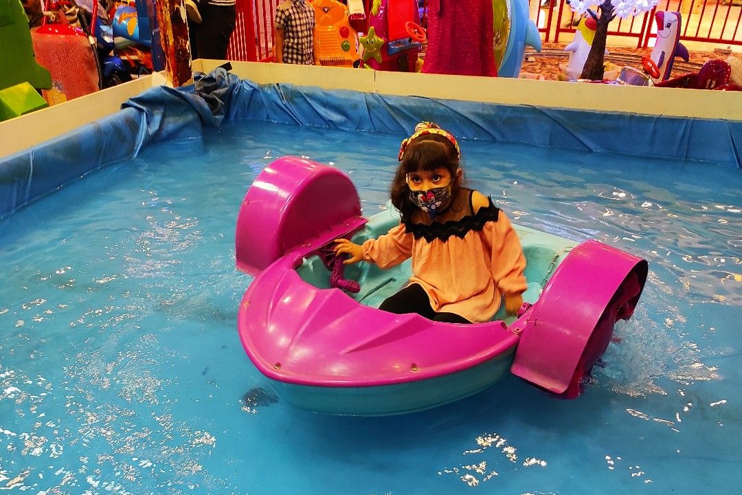 تم عکس تابستانی کودک یسنا ال علی