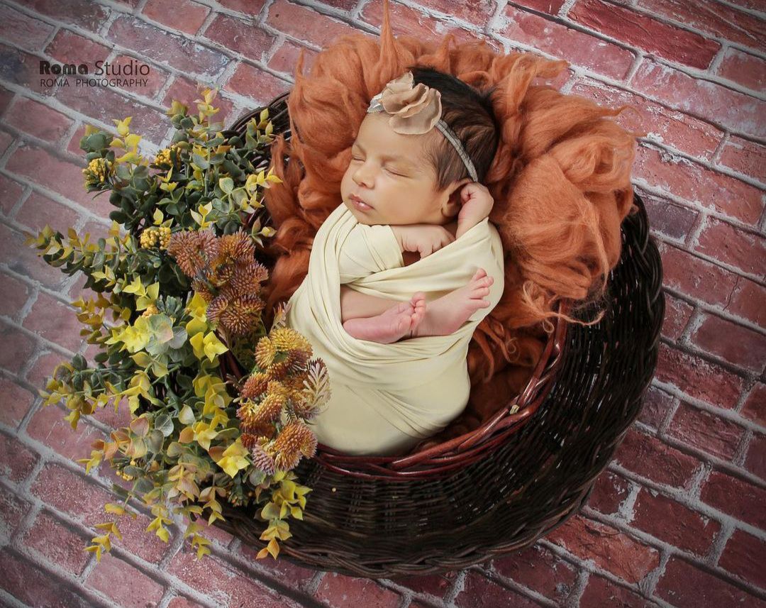 دختر Mohna Babaloei