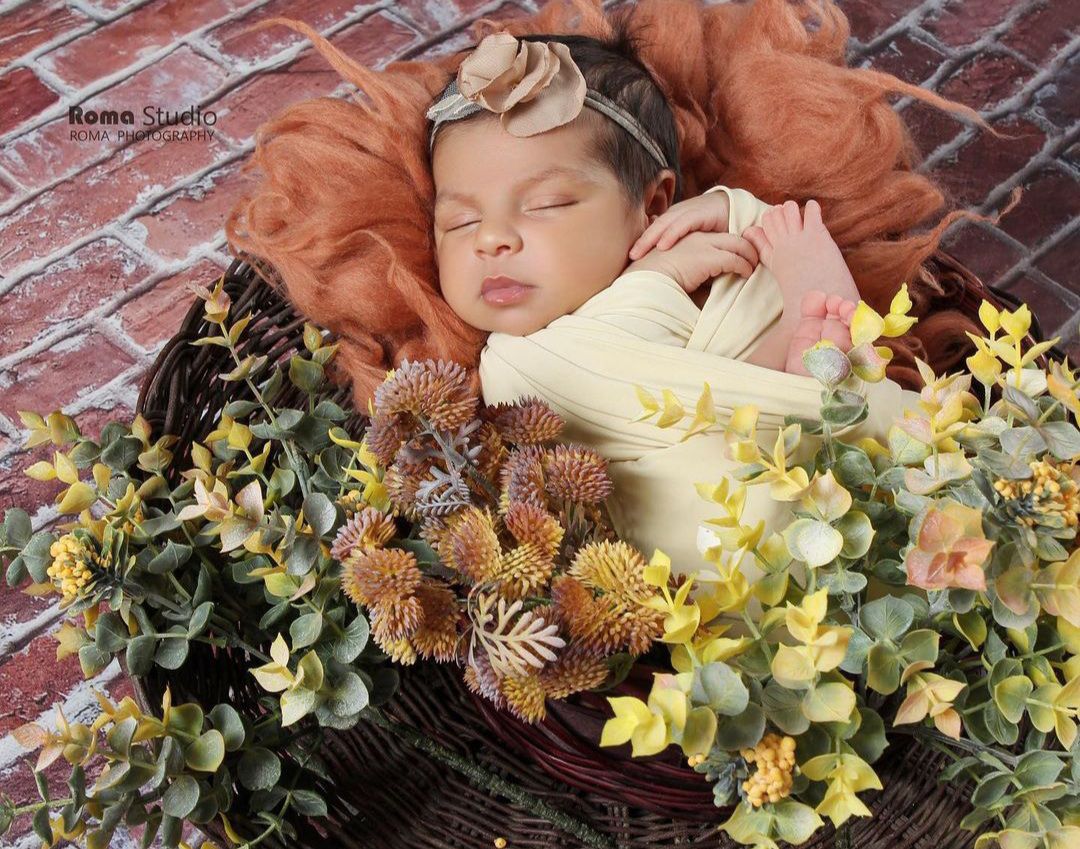 دختر Mohna Babaloei