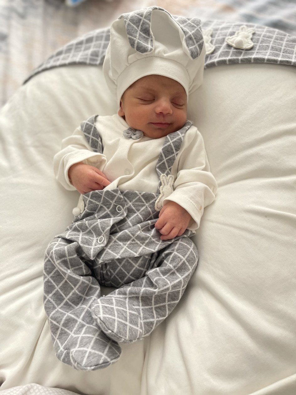 تولد یک سالگی کودک آراد ولی نژاد