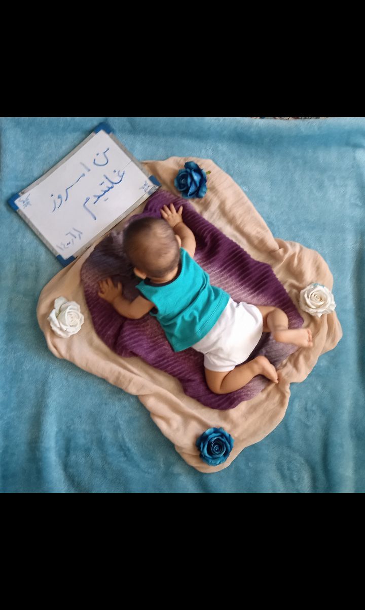 غلتیدن نوزاد محمدپارسا کریمی فرد