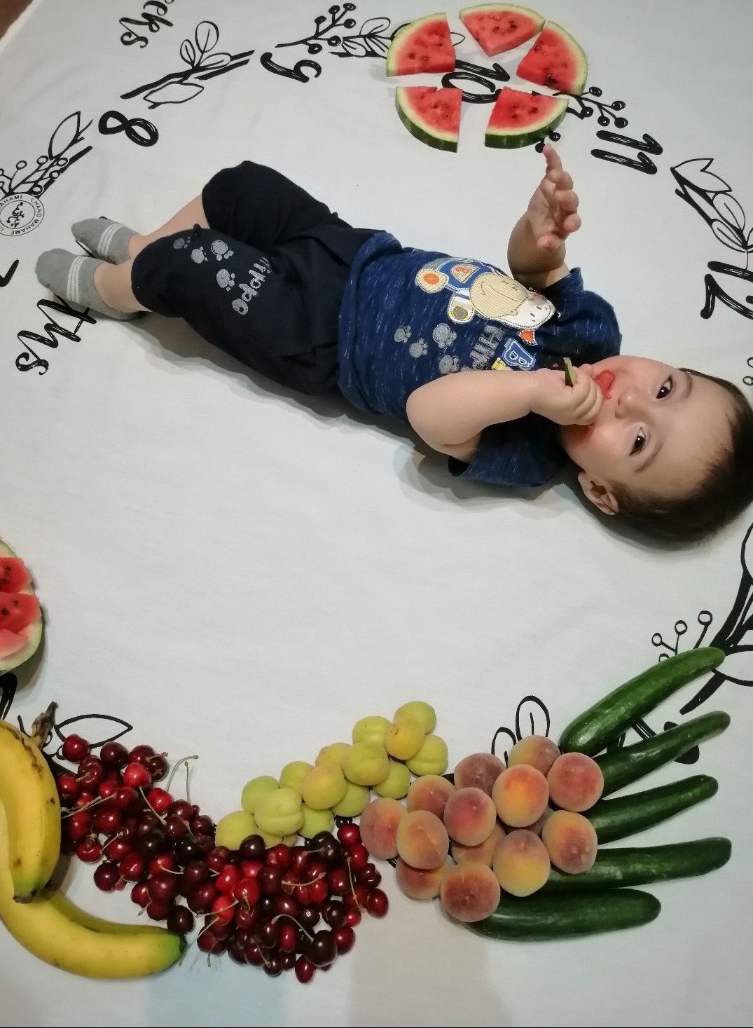 پارچه ماهگرد طرح حلقه تمشک نیکان نوروزی