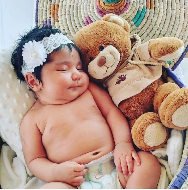 اردیبهشت یاس فرزام