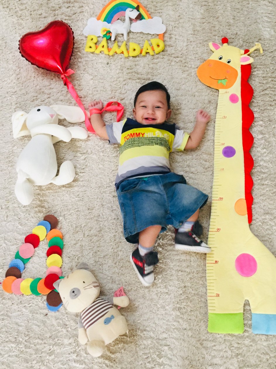 اولین خنده نوزاد بامداد تابان