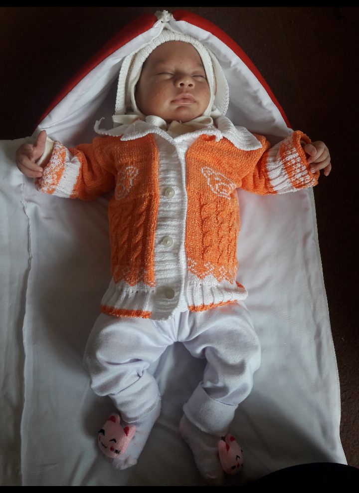 یک-ماهگیایده-عکس-ماهگرد سیده نورا راوش