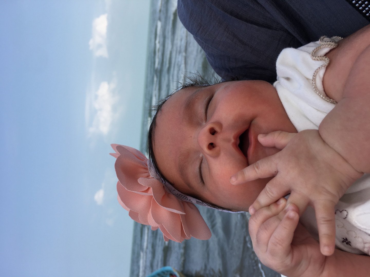 عکس نوزاد دختر نوراشاکری تبار