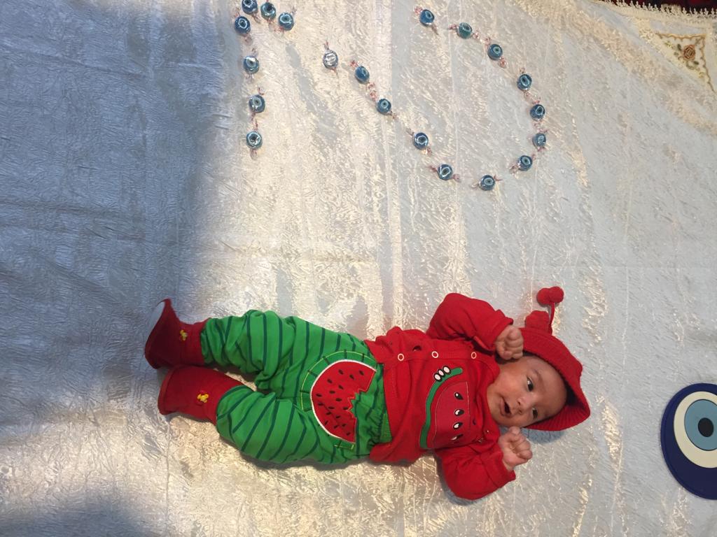 اولین خنده نوزاد آرسین عبدل همایونی