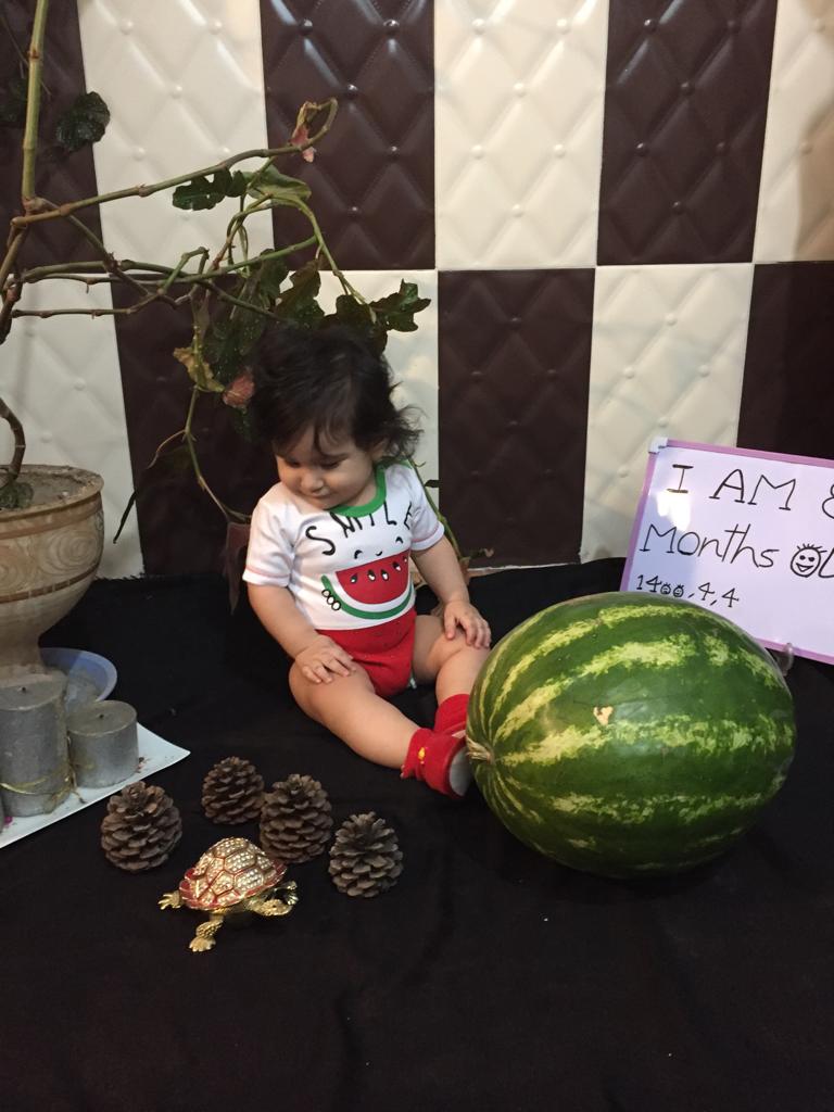 ایستادن نوزاد آرسین عبدل همایونی