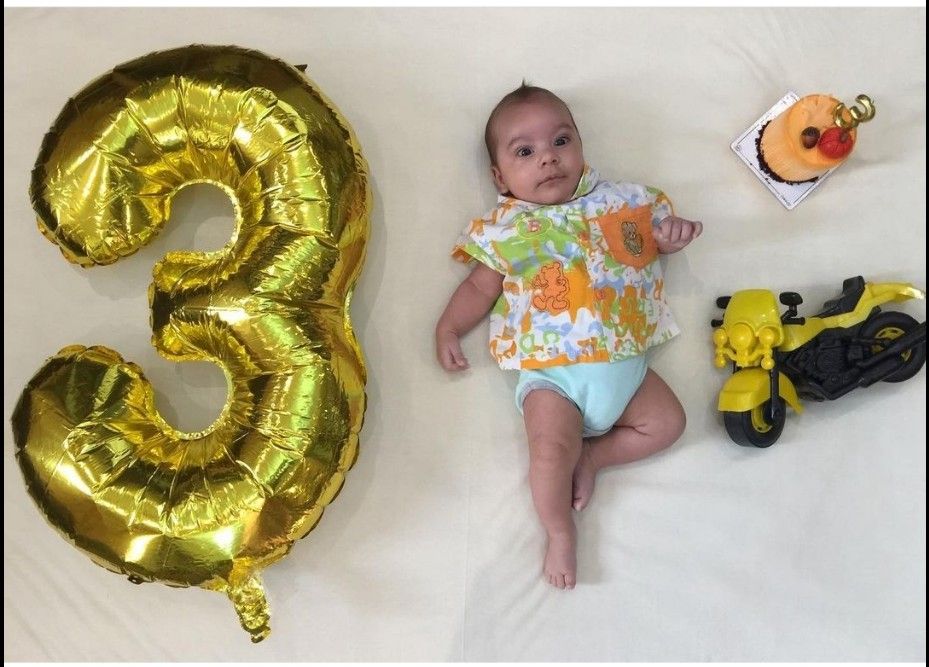 یک-ماهگی دايان دادكى