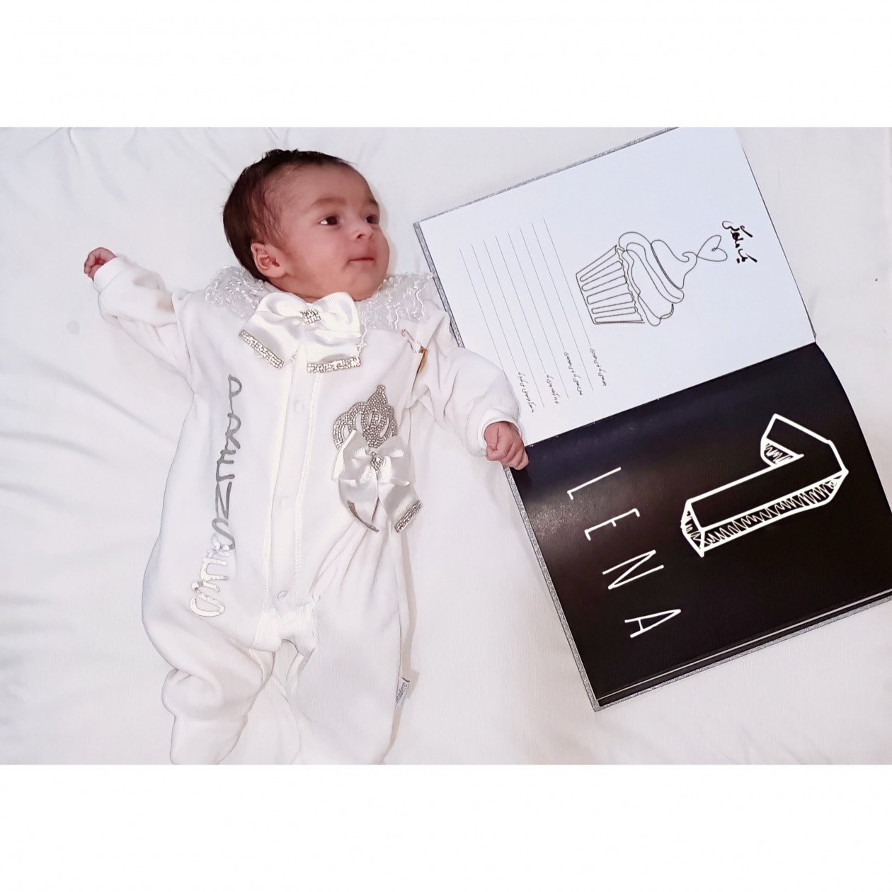 یک ماهگی نوزاد لنا شارقی