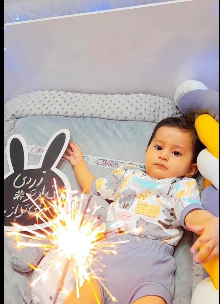 تخته سیاه خرگوشی رادمهر مدنی