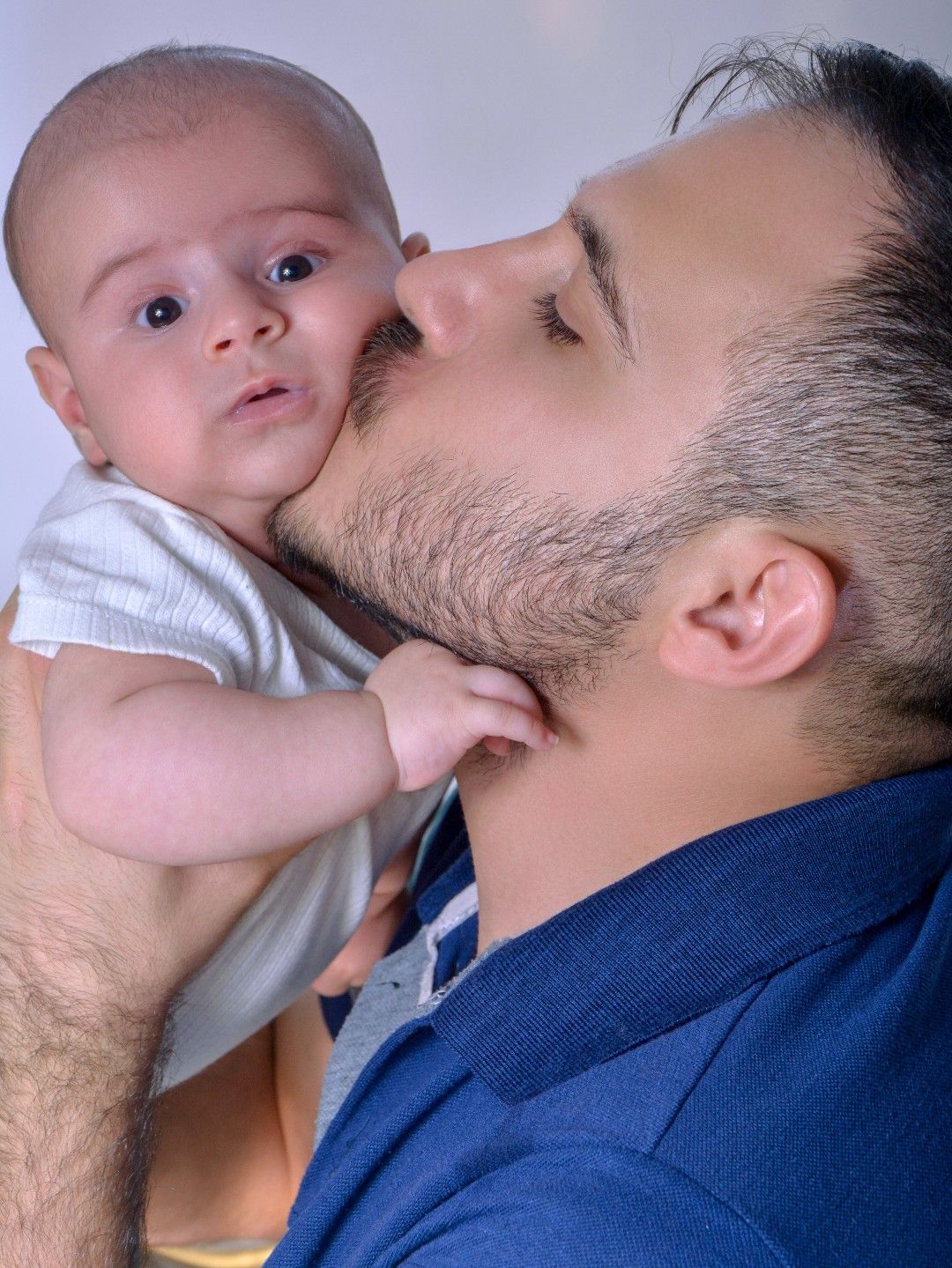 عکس نوزاد با پدر کیارش پیرحیاتی