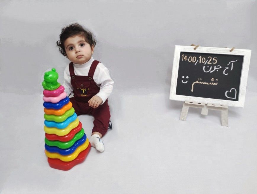 اولین نشستن نوزاد پرهام جهانگرد