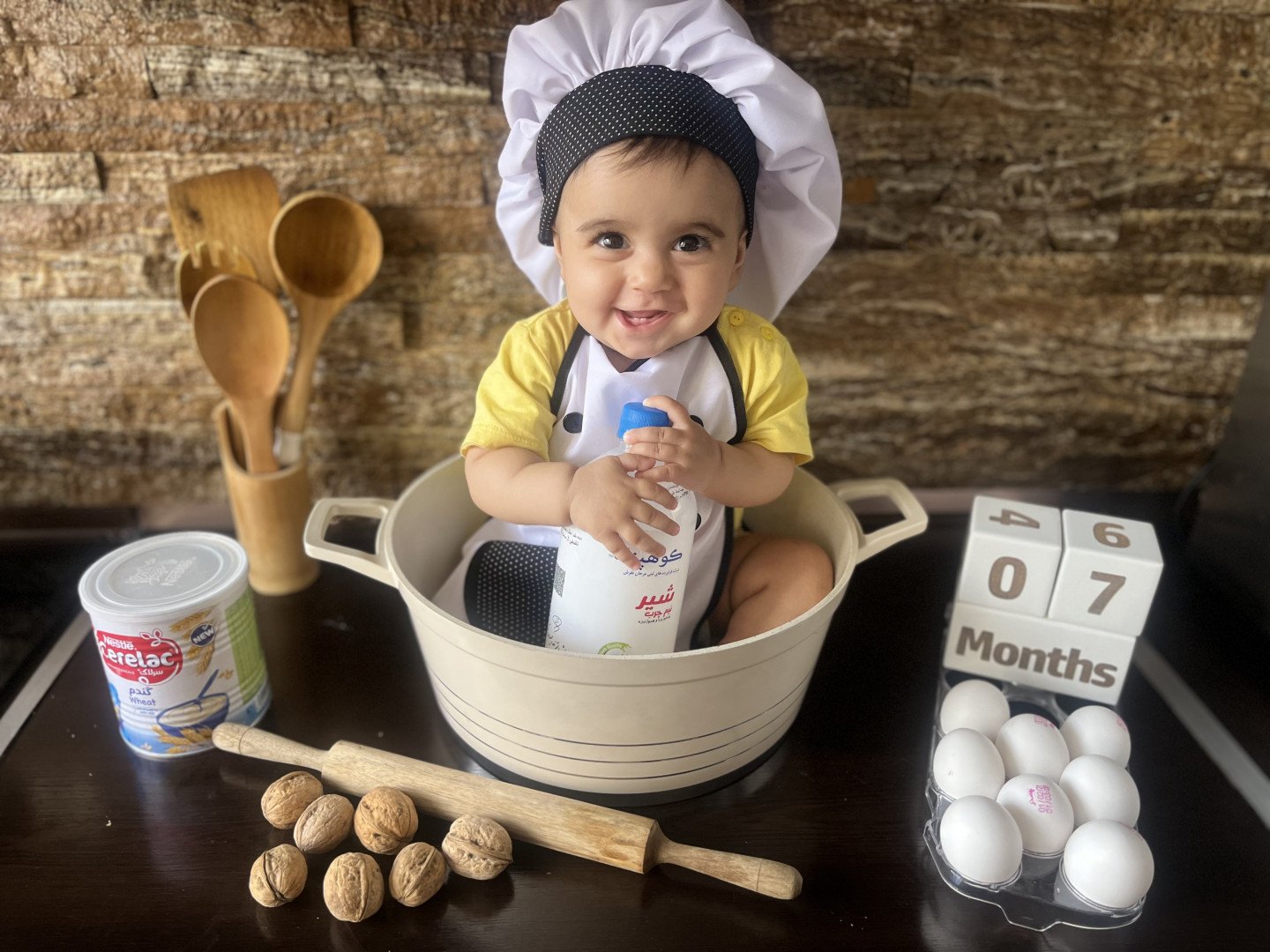 چهار‌دست و پا رفتن نوزاد گندم گراوند