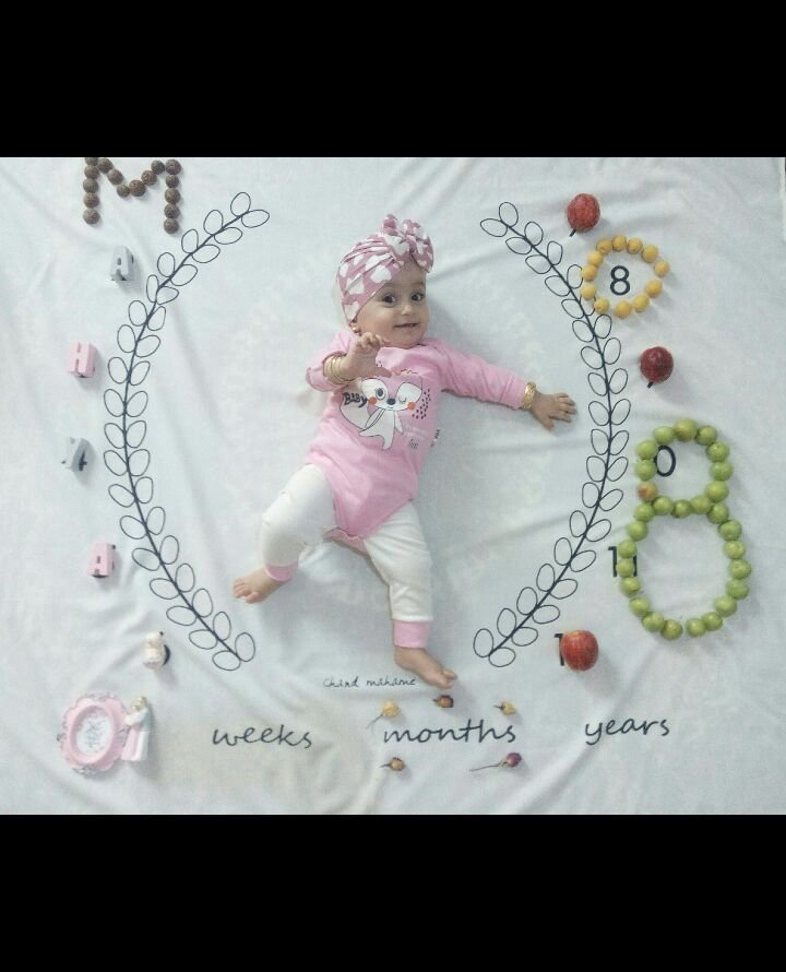 چهار‌دست و پا رفتن نوزاد محیا