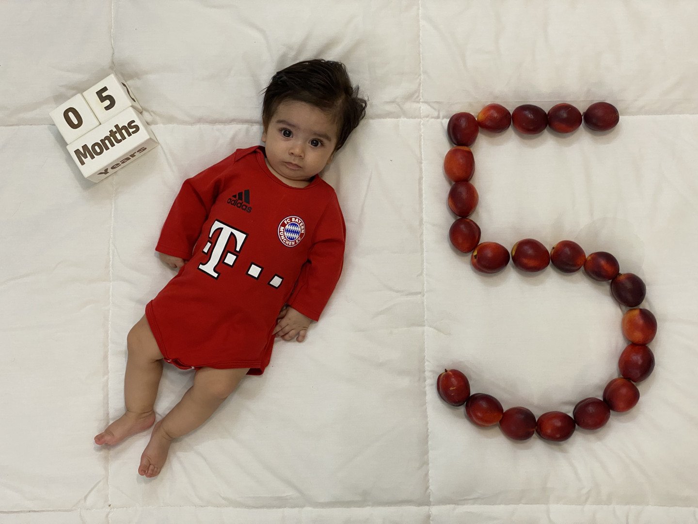 اولین نشستن نوزاد محمدرضا مهرجو