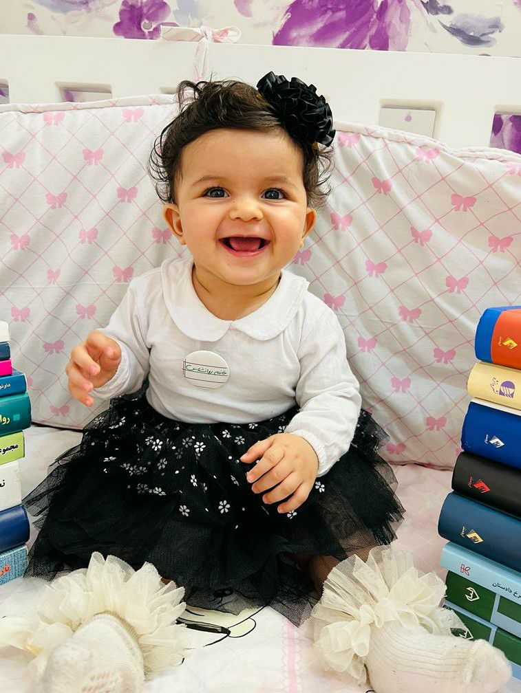 عکس کودک با تم شغلی دل‌آرا سلیمانی