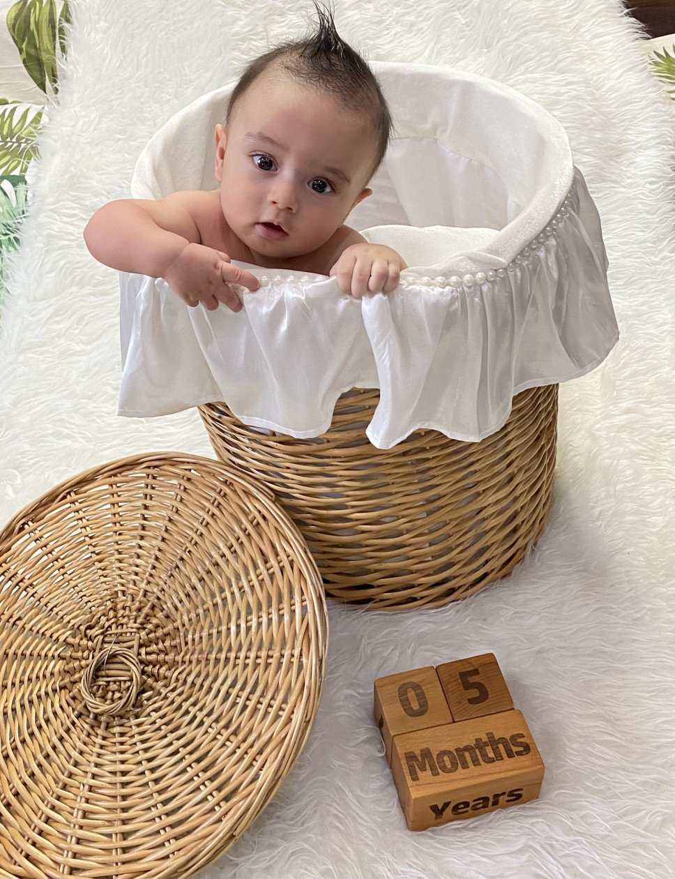 پنج ماهگی نوزاد یاسان نهنگ زاده