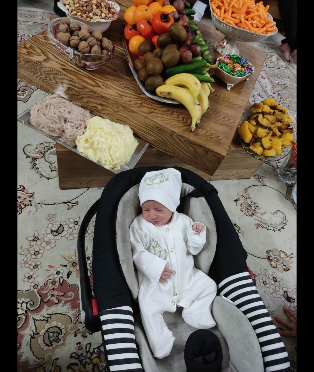 یلدایی مهرا مختاری