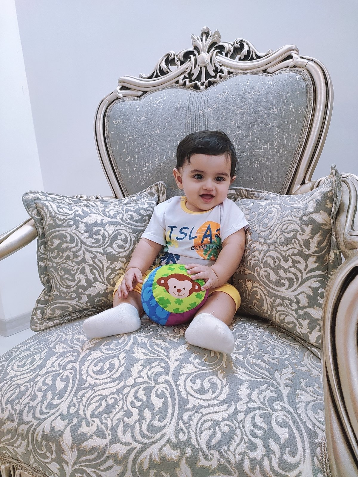 ایستادن نوزاد مهرزاد عباسپور