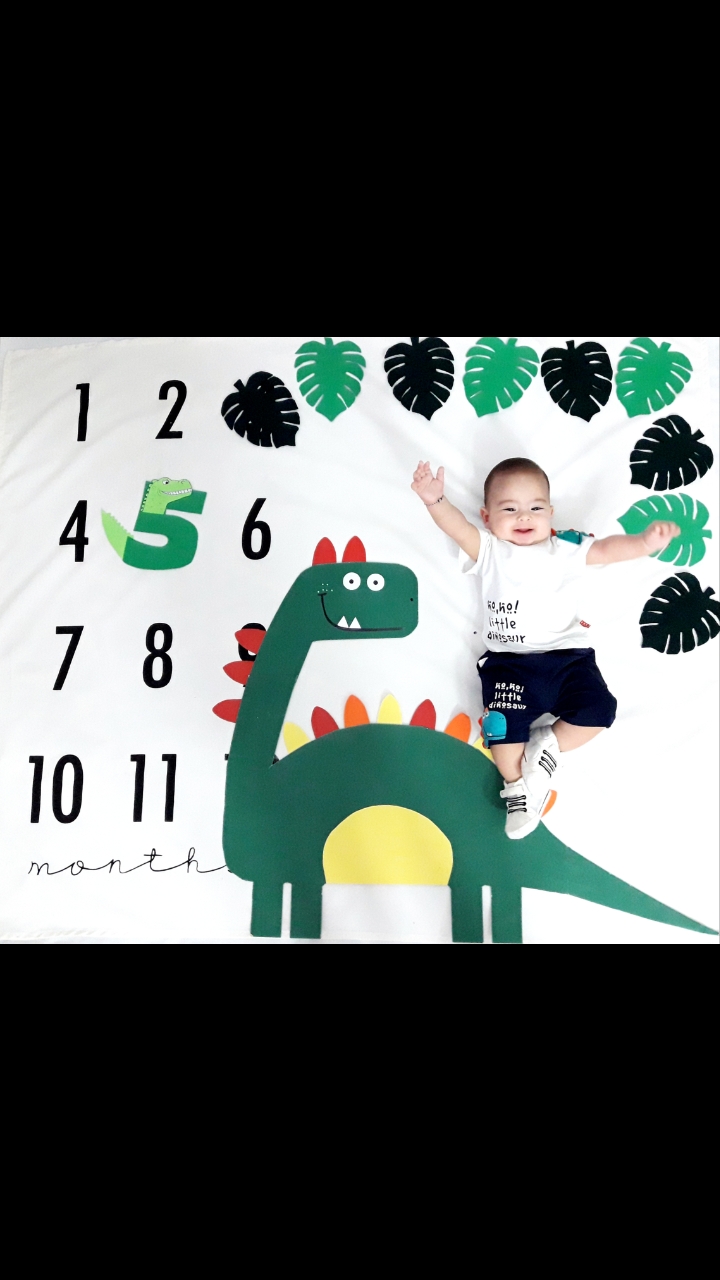 پارچه ماهگرد نوزاد طرح کلاسیک آیکان غراوی