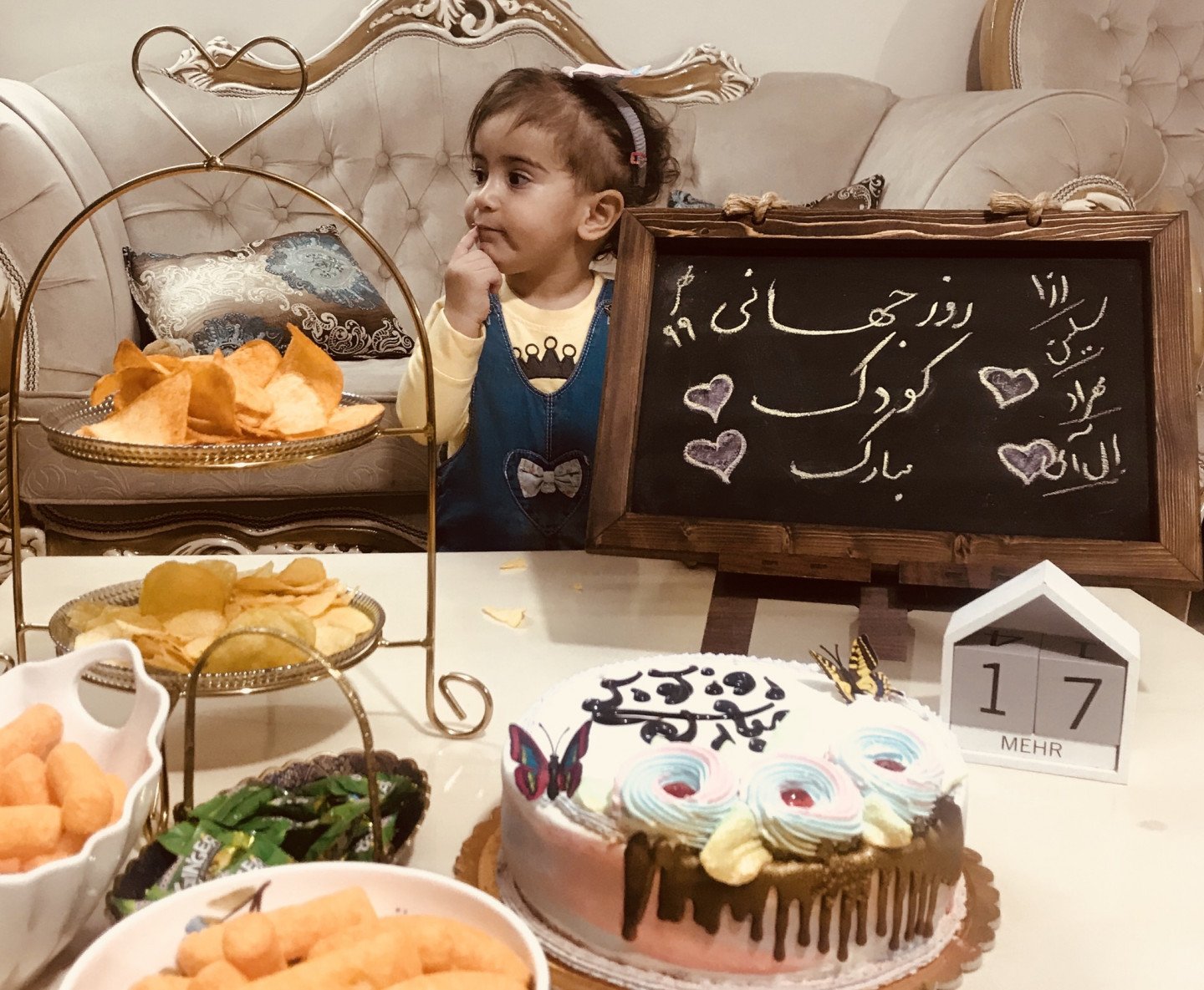 دوازده ماهگی نوزاد ال آی عاقلی