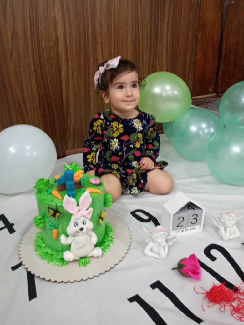 دوازده ماهگی نوزاد ال آی عاقلی