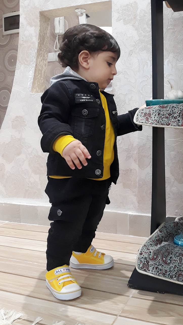 ده ماهگی نوزاد آراد آزاد