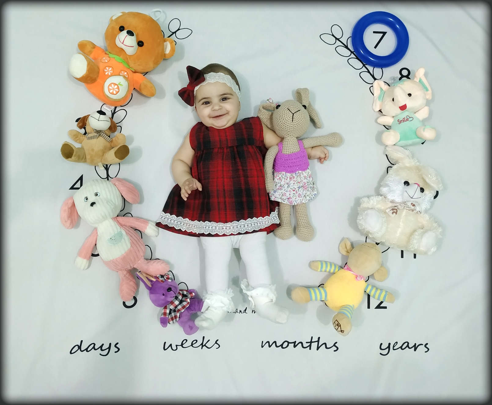 چهار‌دست و پا رفتن نوزاد نهال عنایت زاده