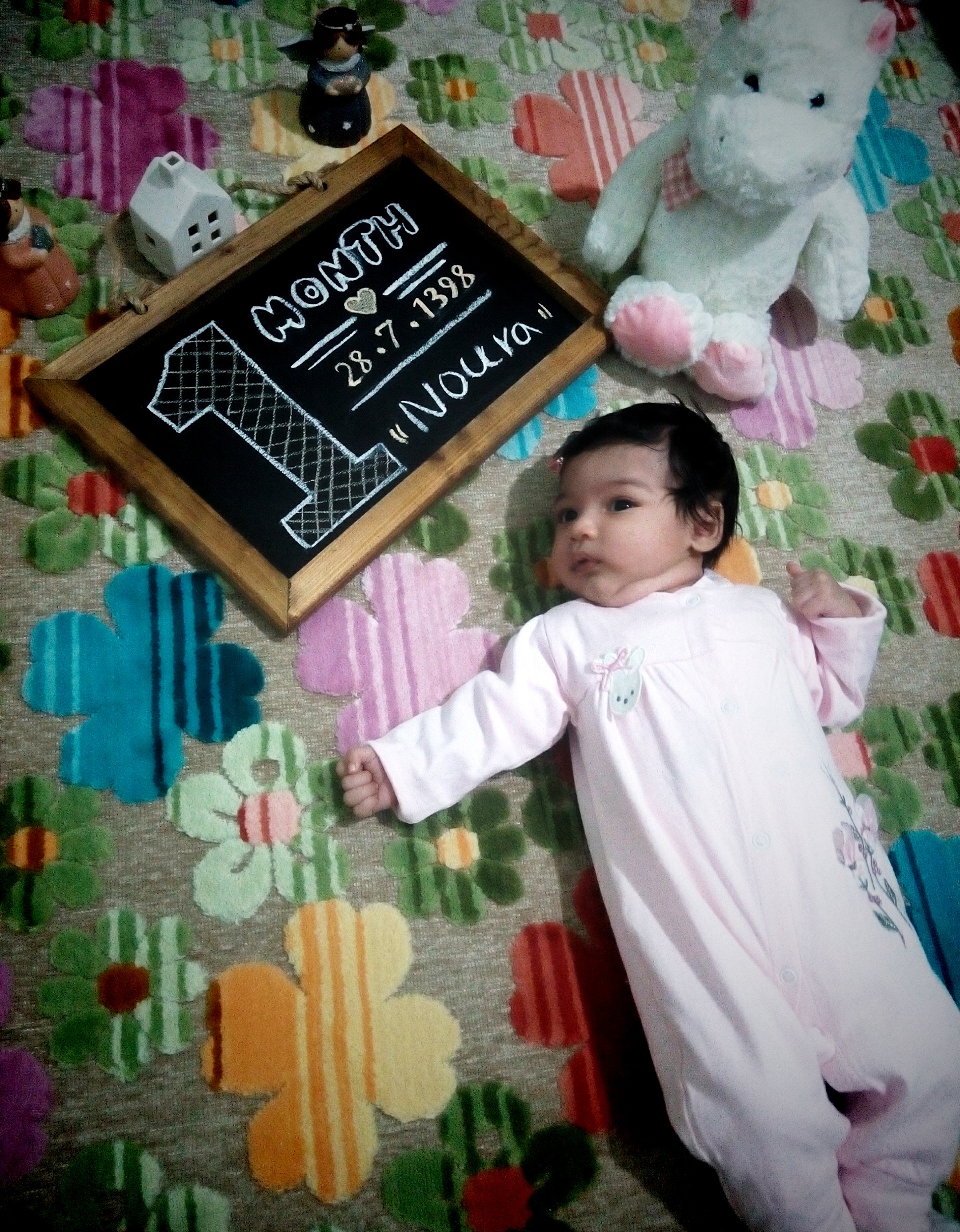 یک ماهگی نوزاد نورا صفری