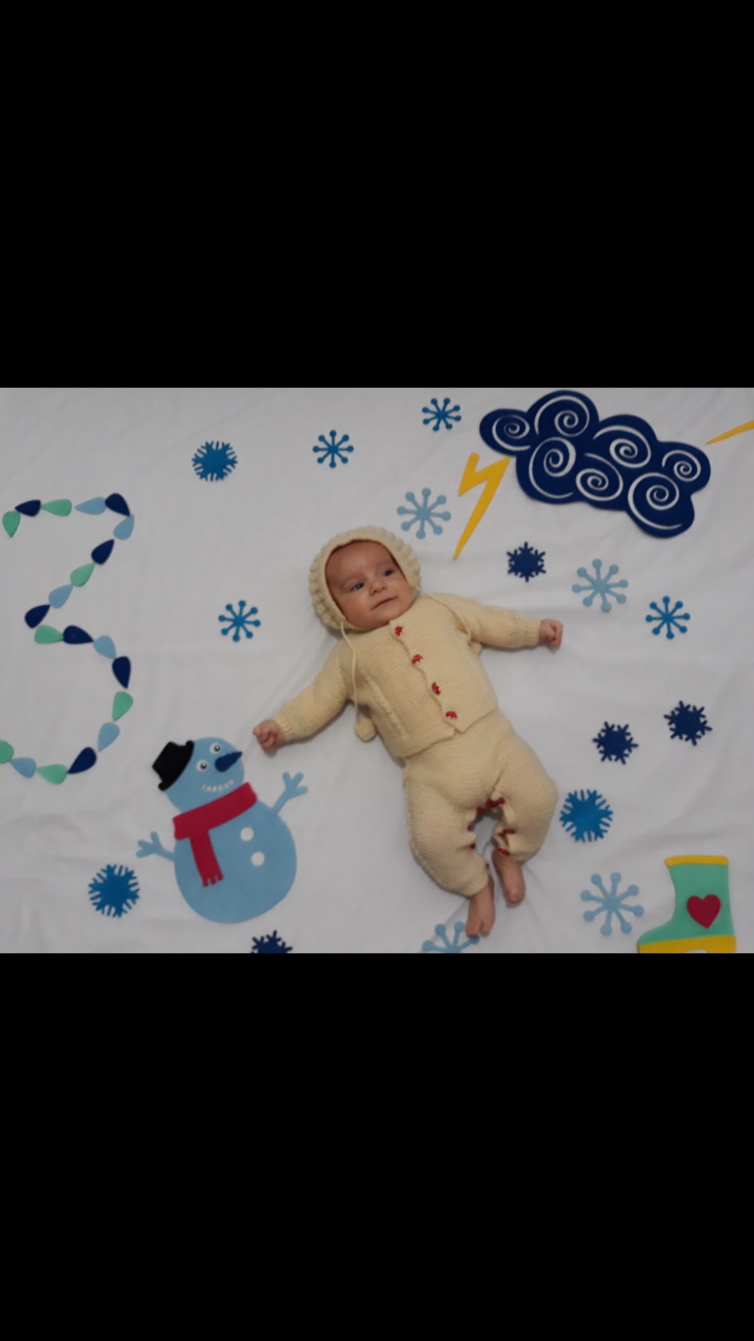 تم عکس زمستانی نوزاد مستانه بیک زاده