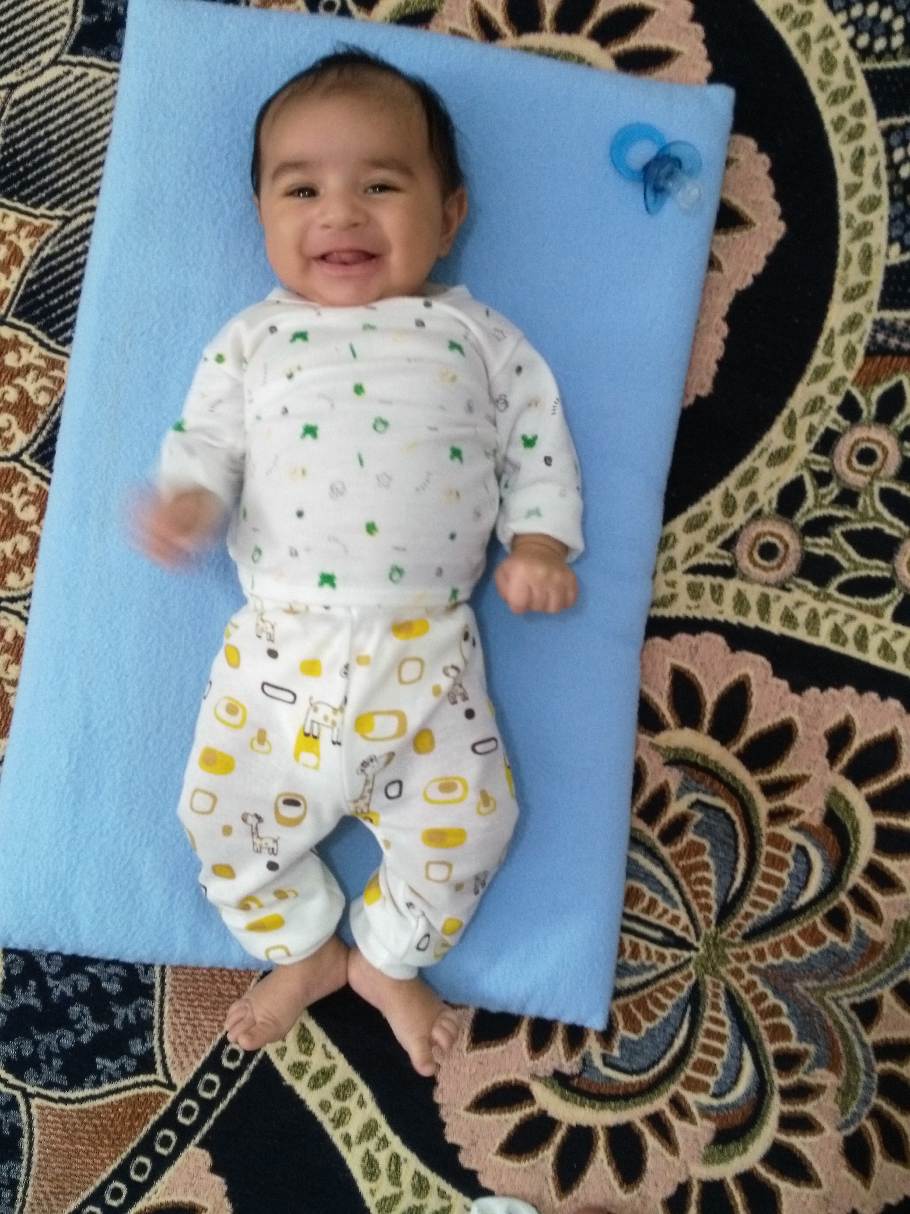 دو ماهگی نوزاد رایان ایران خواه