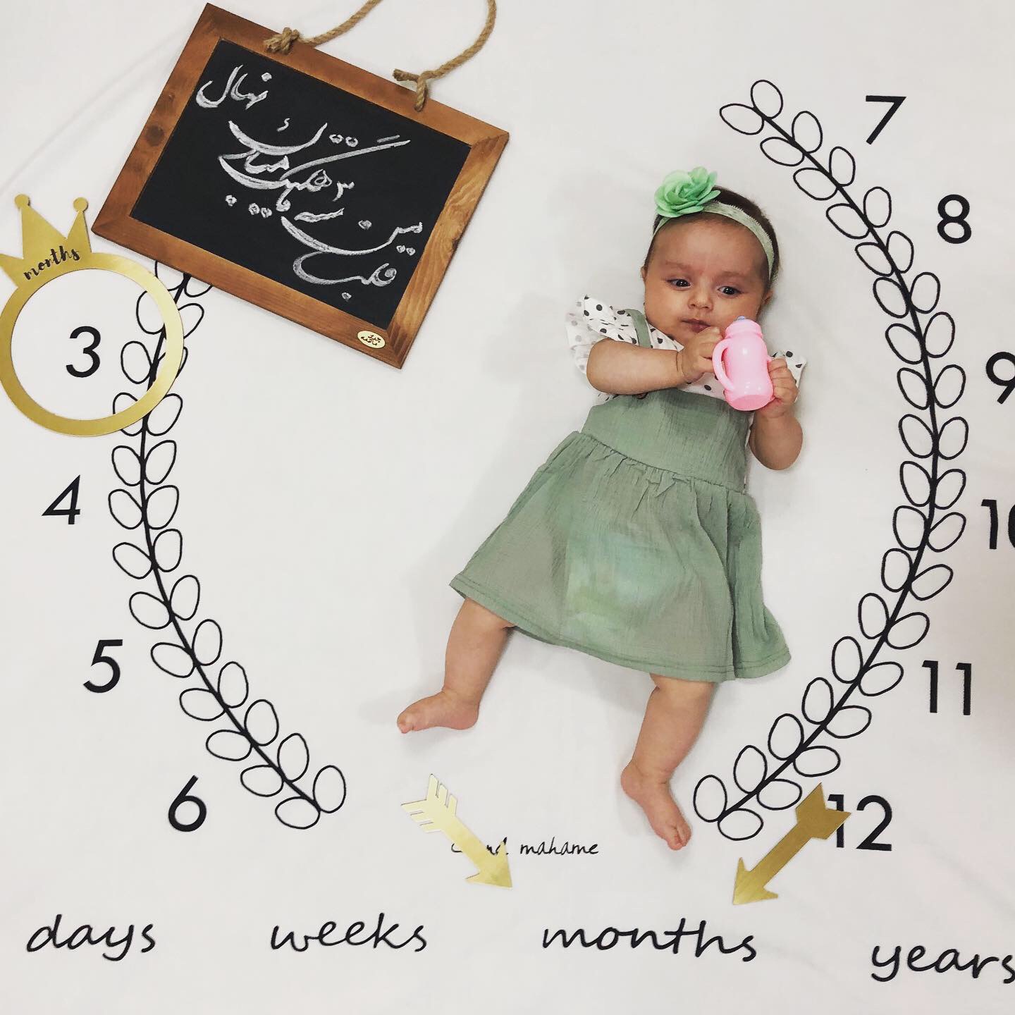 نشانگر ماهگرد تاج طلایی مهرسا رضایی